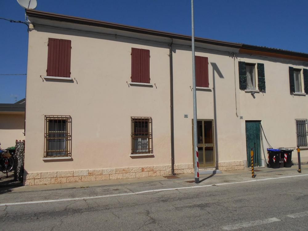 casa indipendente in vendita a Portomaggiore