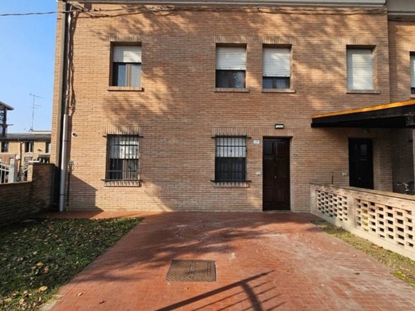 casa indipendente in vendita a Portomaggiore