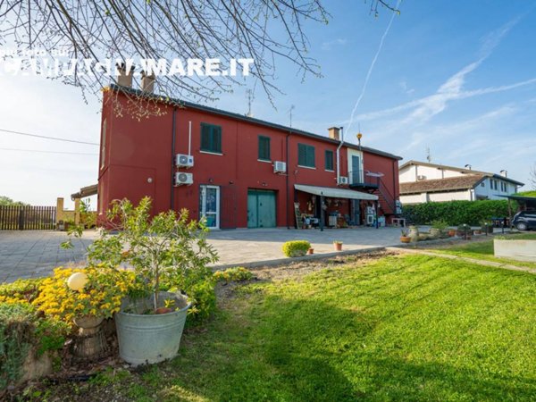 casa indipendente in vendita a Portomaggiore