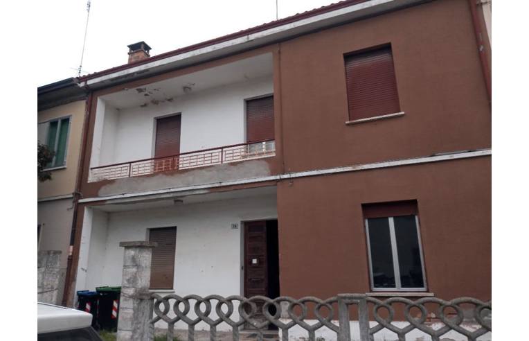 casa indipendente in vendita a Portomaggiore