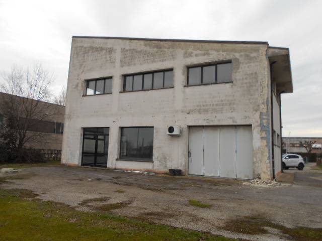 locale di sgombero in vendita a Portomaggiore