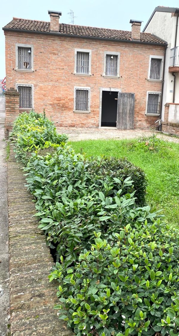 casa indipendente in vendita a Portomaggiore