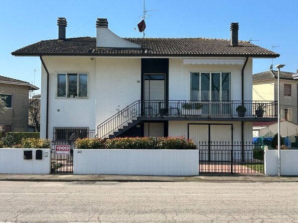 casa indipendente in vendita a Portomaggiore