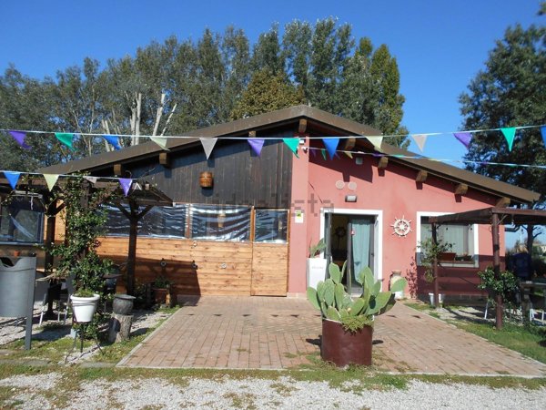 locale commerciale in vendita a Portomaggiore in zona Sandolo