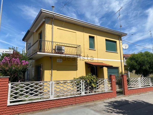 casa indipendente in vendita a Portomaggiore in zona Quartiere