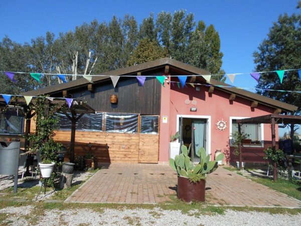 negozio in vendita a Portomaggiore in zona Sandolo