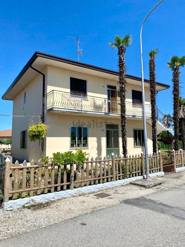 casa indipendente in vendita a Portomaggiore in zona Portoverrara