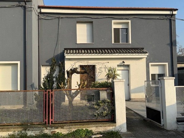 casa indipendente in vendita a Portomaggiore in zona Portoverrara