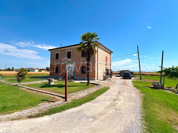casa indipendente in vendita a Portomaggiore