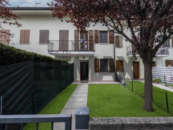 casa indipendente in vendita a Portomaggiore
