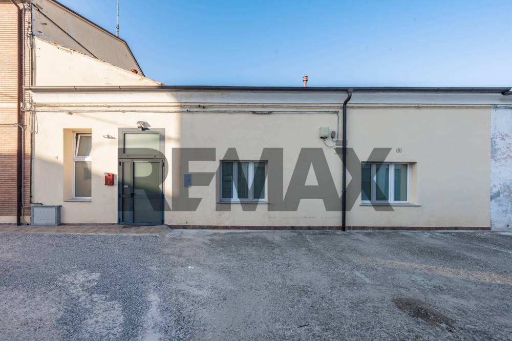 locale commerciale in vendita a Portomaggiore