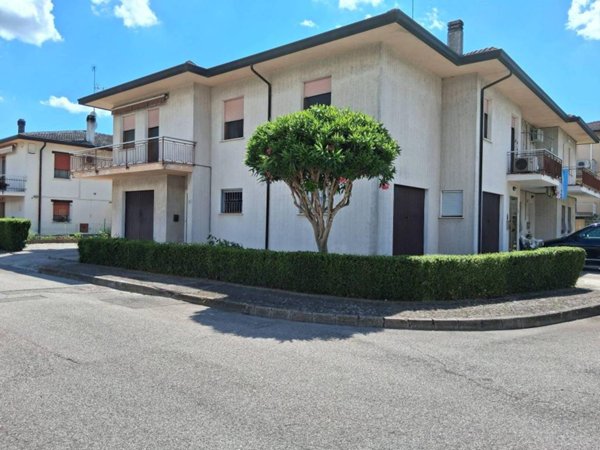 casa indipendente in vendita a Portomaggiore