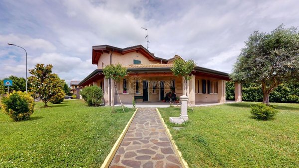 casa indipendente in vendita a Vigarano Mainarda