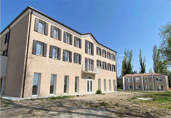 negozio in vendita a Vigarano Mainarda
