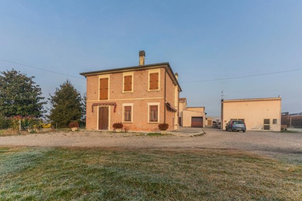 casa indipendente in vendita a Vigarano Mainarda in zona Coronella