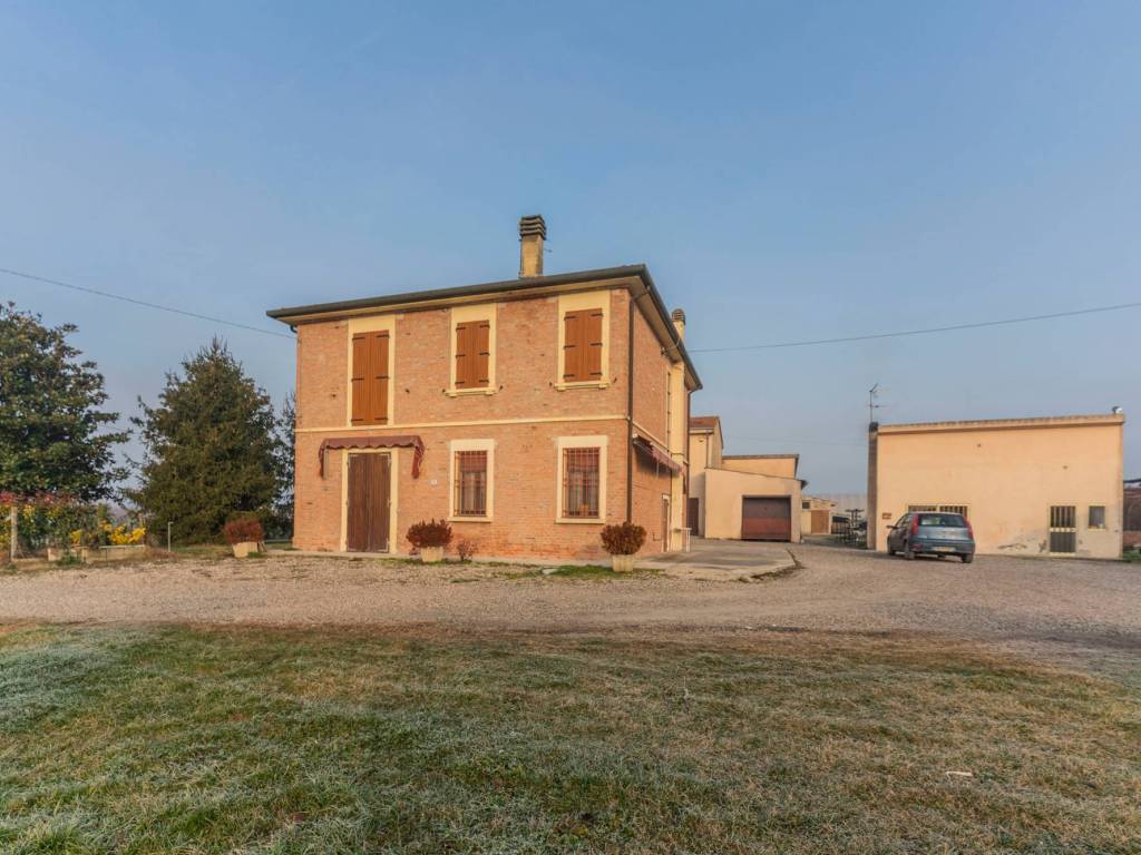 casa indipendente in vendita a Vigarano Mainarda in zona Coronella