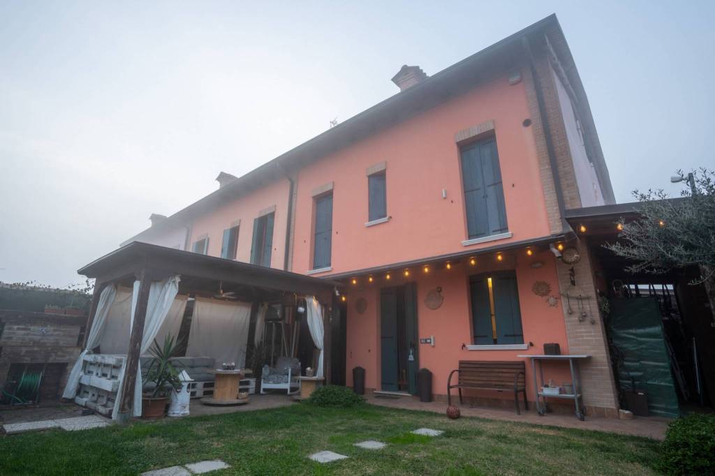 casa indipendente in vendita a Vigarano Mainarda