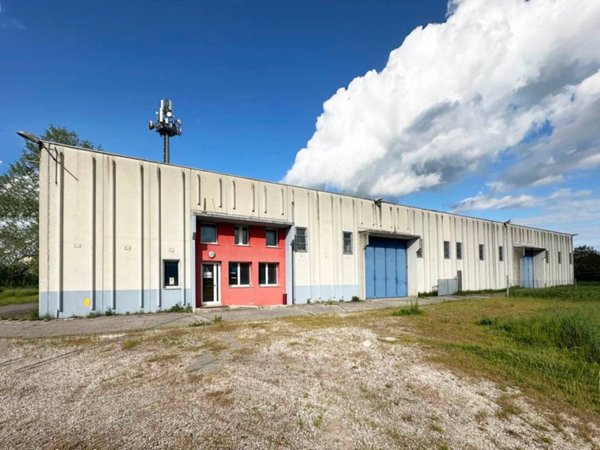 locale commerciale in vendita a Vigarano Mainarda