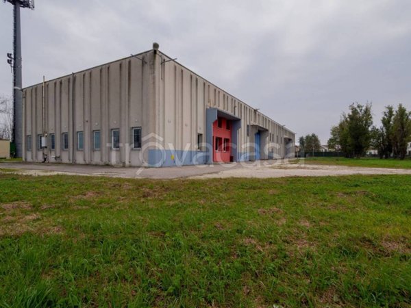 locale commerciale in vendita a Vigarano Mainarda