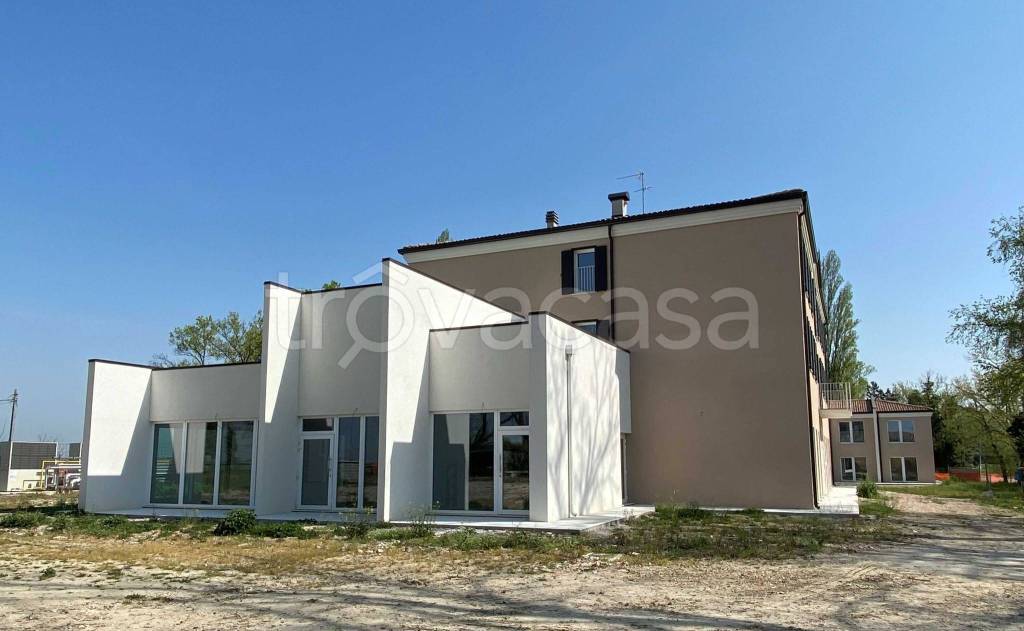 negozio in vendita a Vigarano Mainarda in zona Tortiola