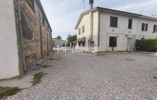 casa indipendente in vendita a Vigarano Mainarda