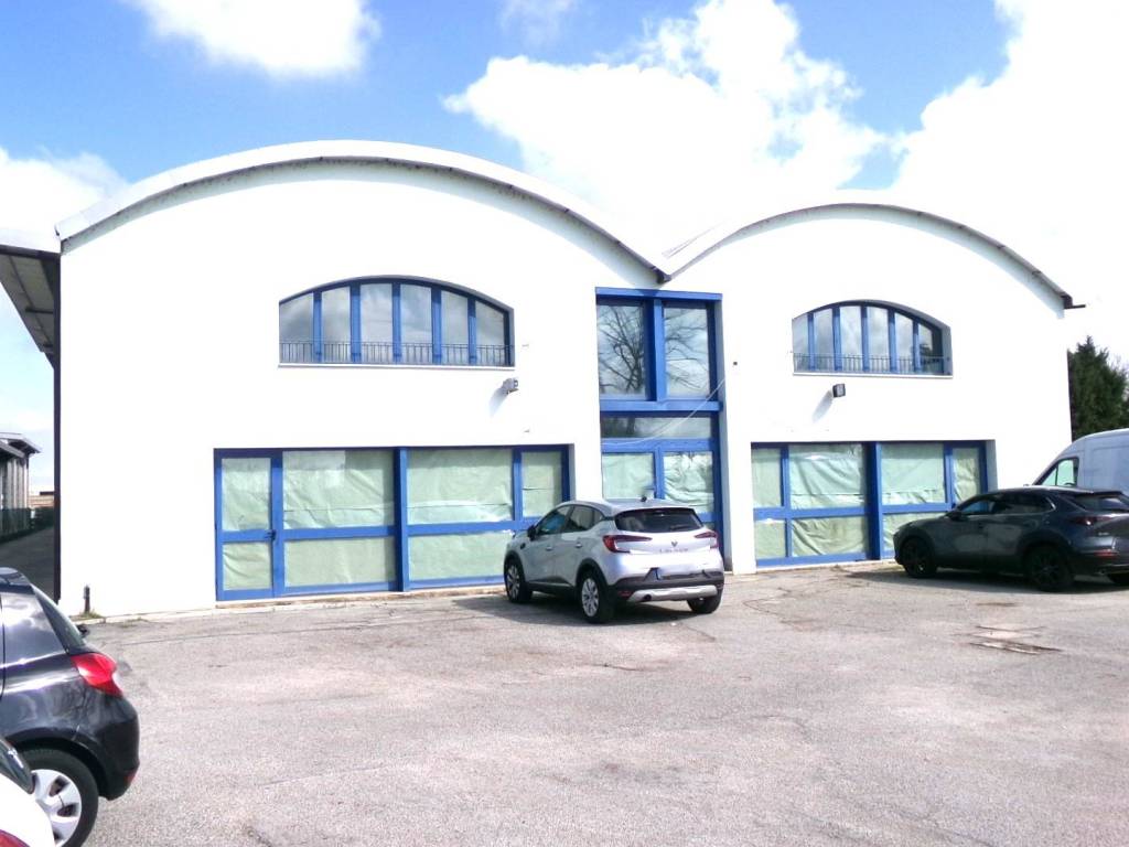 locale commerciale in vendita a Vigarano Mainarda