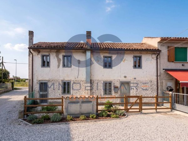 casa indipendente in vendita a Vigarano Mainarda in zona Diamantina