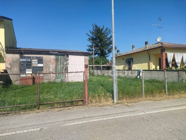 locale commerciale in vendita a Voghiera