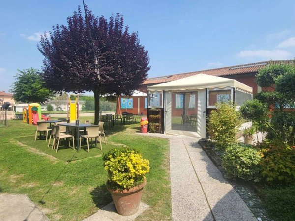 negozio in vendita a Voghiera in zona Voghenza