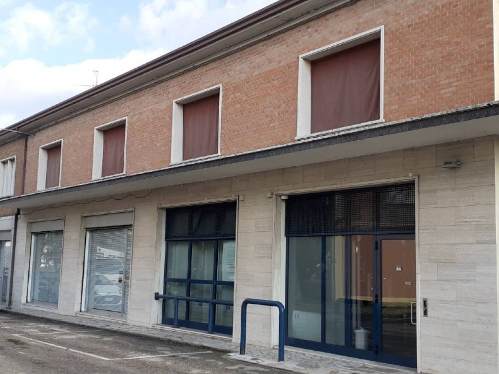negozio in vendita a Voghiera