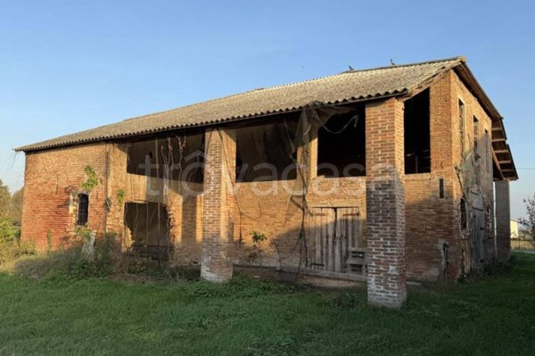 locale commerciale in vendita a Voghiera in zona Gualdo