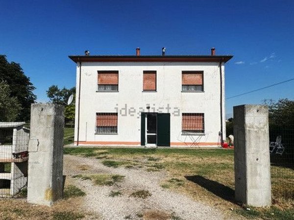 casa indipendente in vendita a Voghiera in zona Voghenza