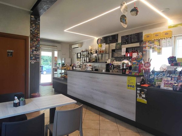 negozio in vendita a Voghiera in zona Voghenza