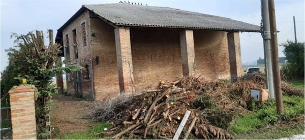 casale in vendita a Voghiera in zona Gualdo