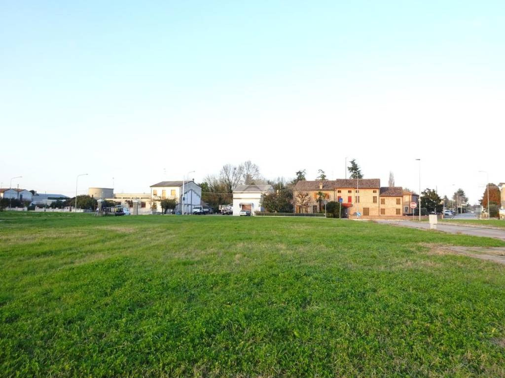 terreno edificabile in vendita a Voghiera in zona Montesanto