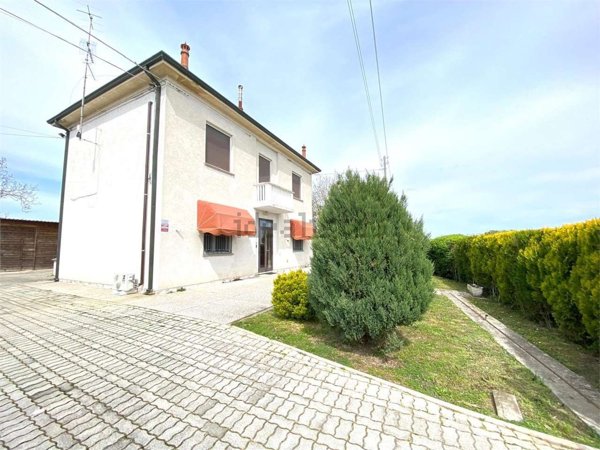 casa indipendente in vendita a Voghiera in zona Ducentola