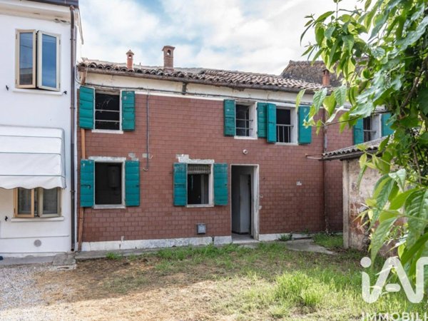 casa indipendente in vendita a Voghiera in zona Voghenza