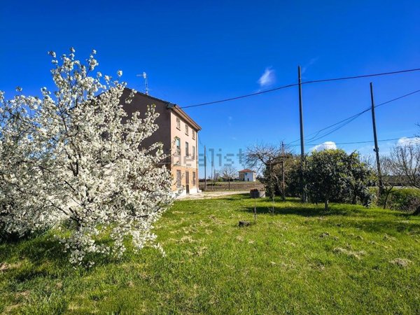 casa indipendente in vendita a Voghiera in zona Ducentola