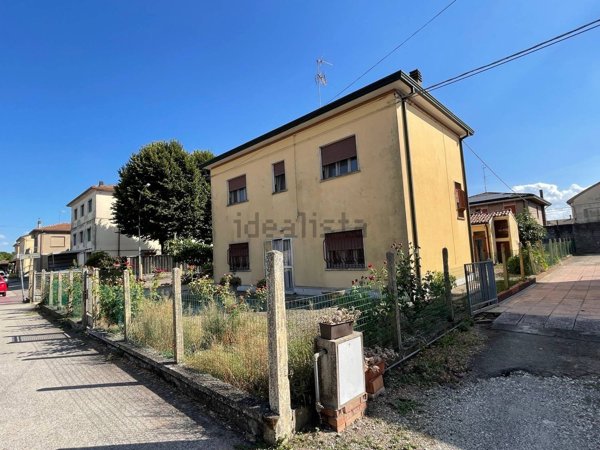 casa indipendente in vendita a Voghiera in zona Voghenza