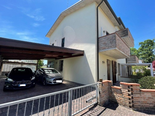 casa indipendente in vendita a Voghiera in zona Voghenza
