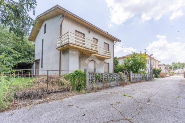 casa indipendente in vendita a Voghiera in zona Voghenza