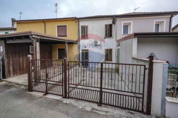 casa indipendente in vendita a Goro