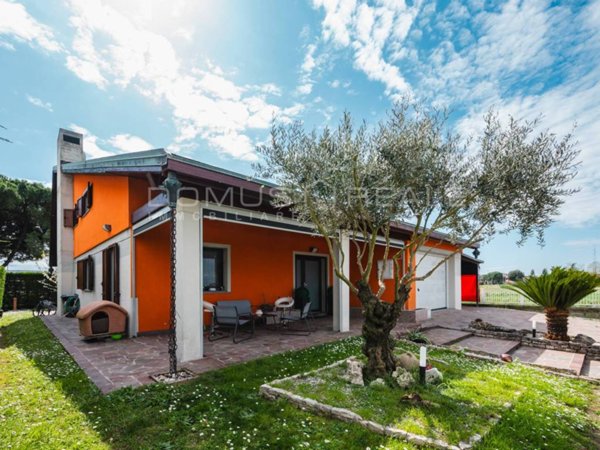 casa indipendente in vendita a Goro