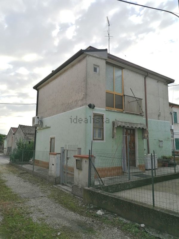 casa indipendente in vendita a Goro in zona Gorino