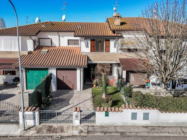 casa indipendente in vendita a Fiscaglia in zona Migliaro