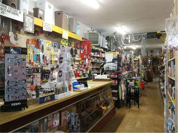 negozio in vendita a Fiscaglia in zona Migliarino