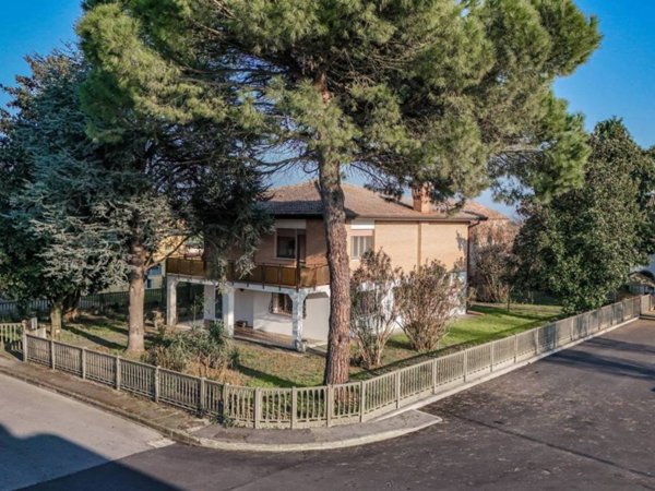 casa indipendente in vendita a Fiscaglia in zona Migliaro