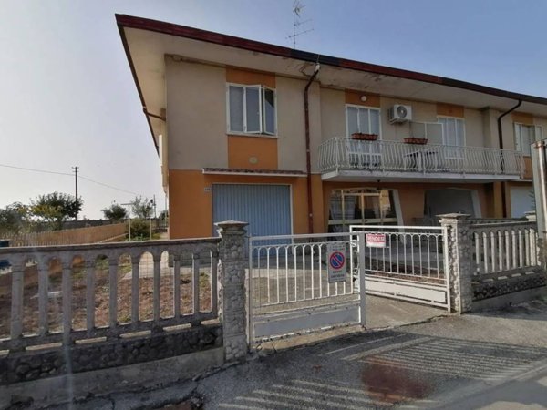casa indipendente in vendita a Fiscaglia in zona Migliaro