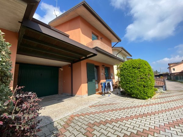 casa indipendente in vendita a Fiscaglia in zona Migliaro