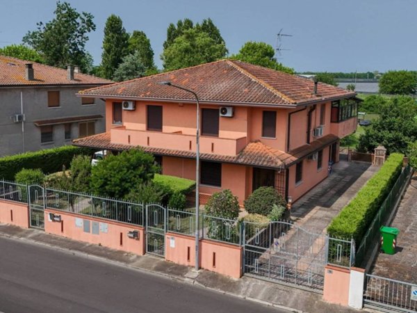 casa indipendente in vendita a Fiscaglia in zona Migliaro